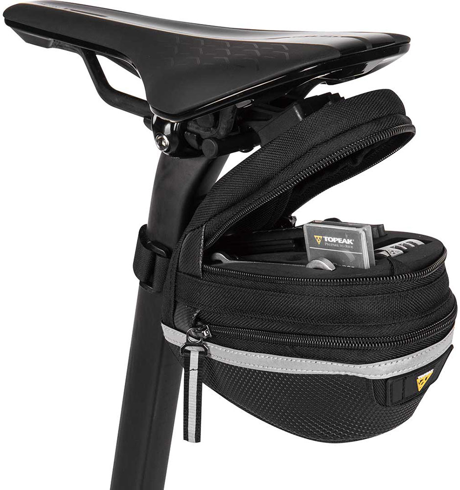 Topeak-Survival-Tool-Wedge-Pack-II-TC2276B2-(3).jpg
