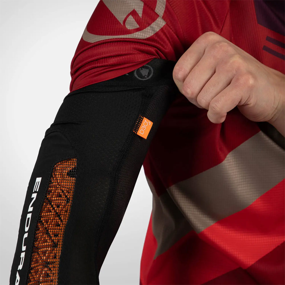 Endura_MT500-Ghost-D30-Ellbogenprotektoren_E1285BKS-M_7.jpg