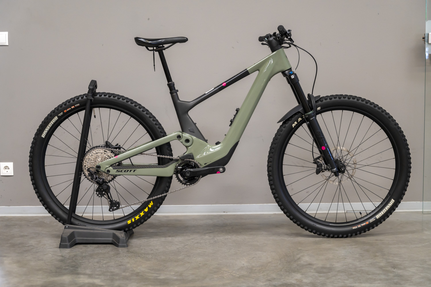 Voltage eRide 910 Undergrowth Green/Carbon Gloss (devolución)