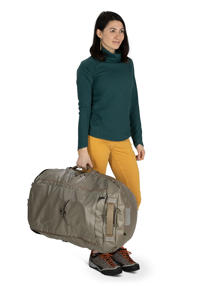TransporterDuffel_95L_FOnBody1_Detail_3.jpg