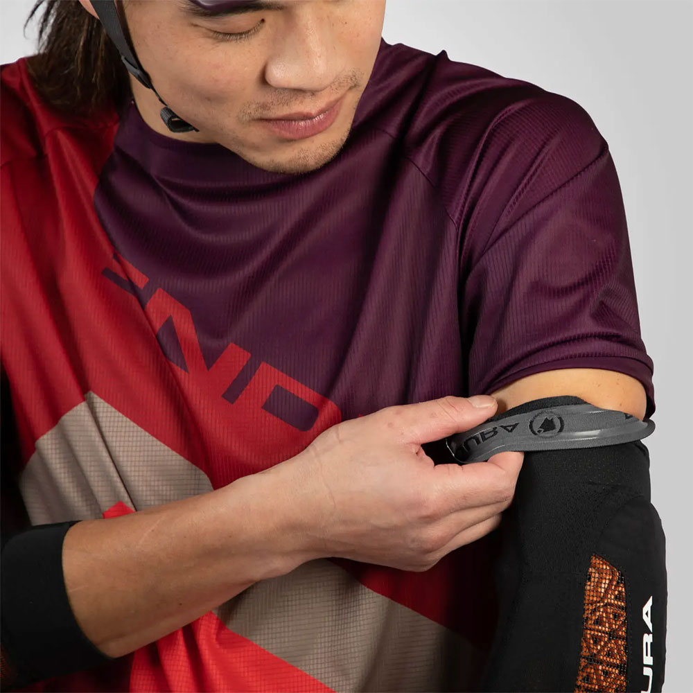 Endura_MT500-Ghost-D30-Ellbogenprotektoren_E1285BKS-M_6.jpg