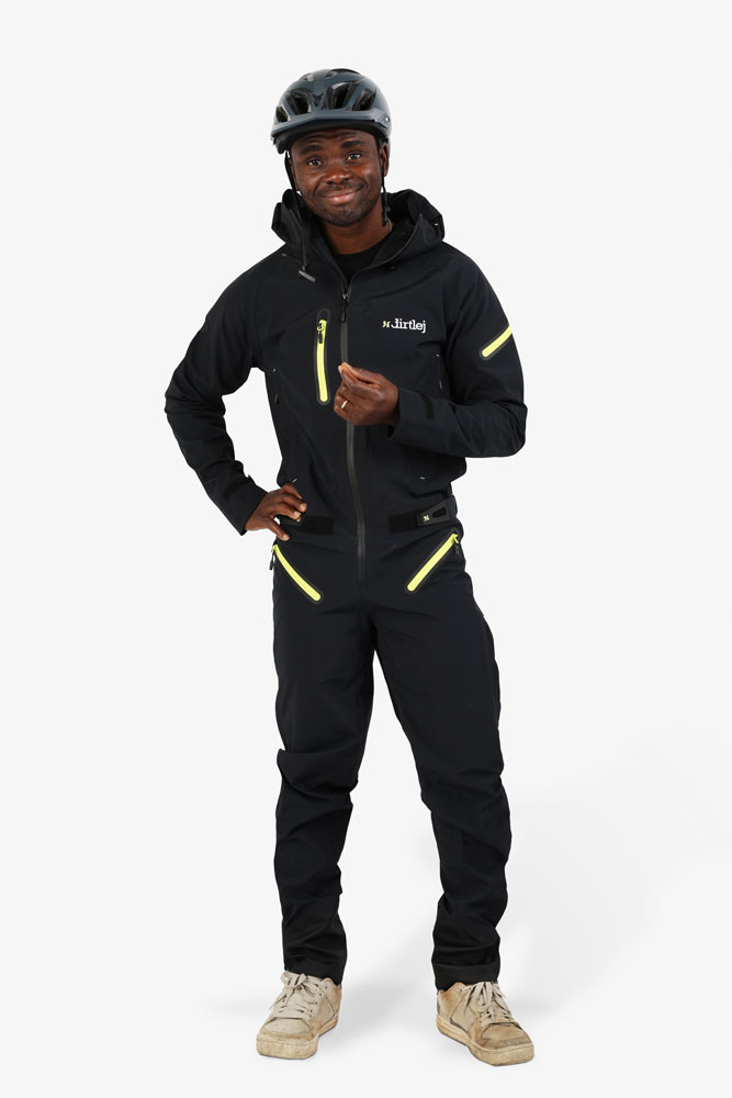 dirtlej-20240013-20240018-dirtsuit-core-edition-v6_Matschoverall_ (3).jpg