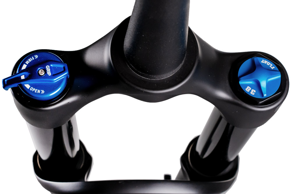 Fox-Racing-Shox-38-A-Float-Performance-E-optimized-29-Grip-160-Tapered-Boost-20146580_b.jpg