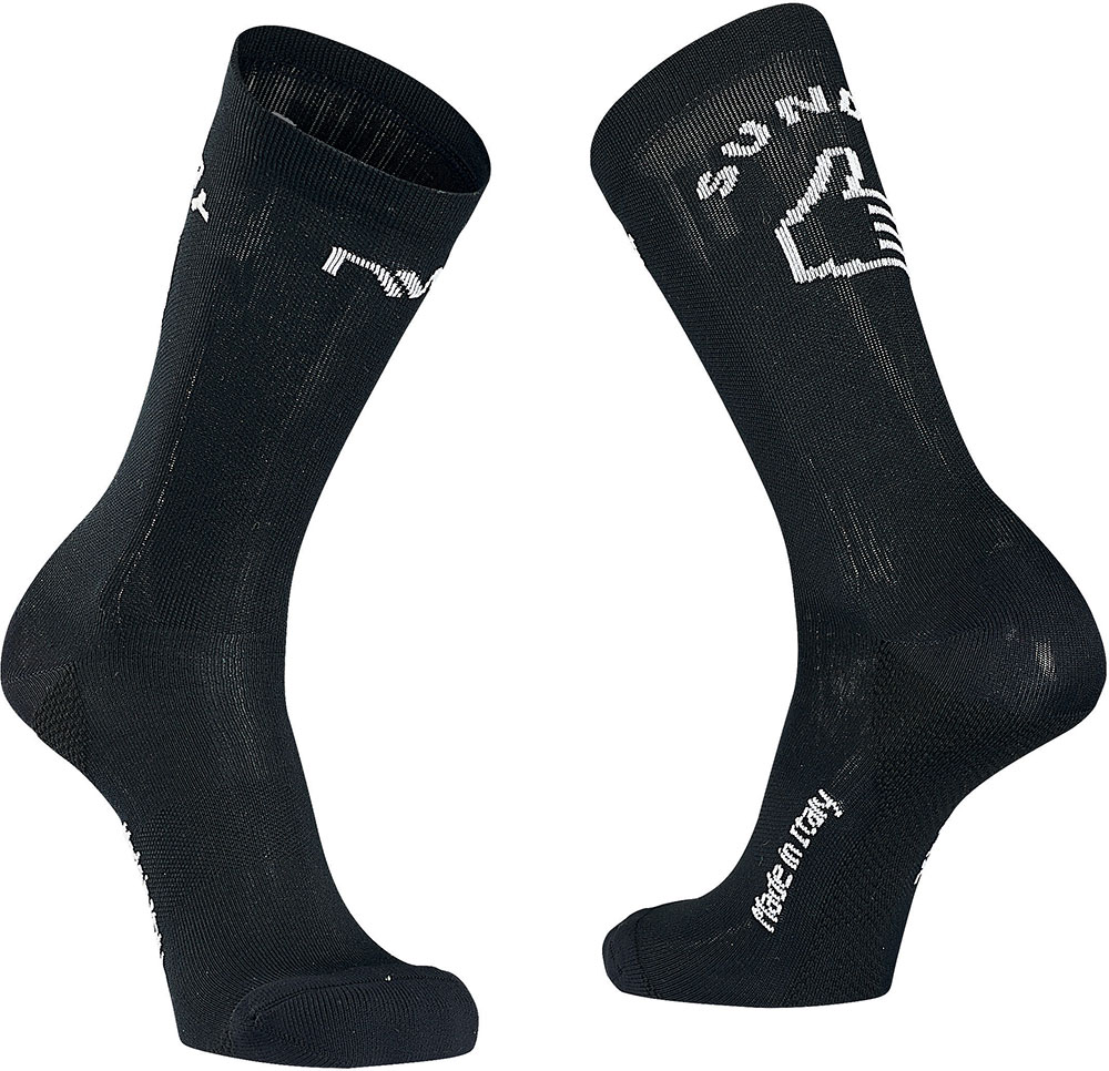 sundaymondayhighsock_c89192103_10.jpg