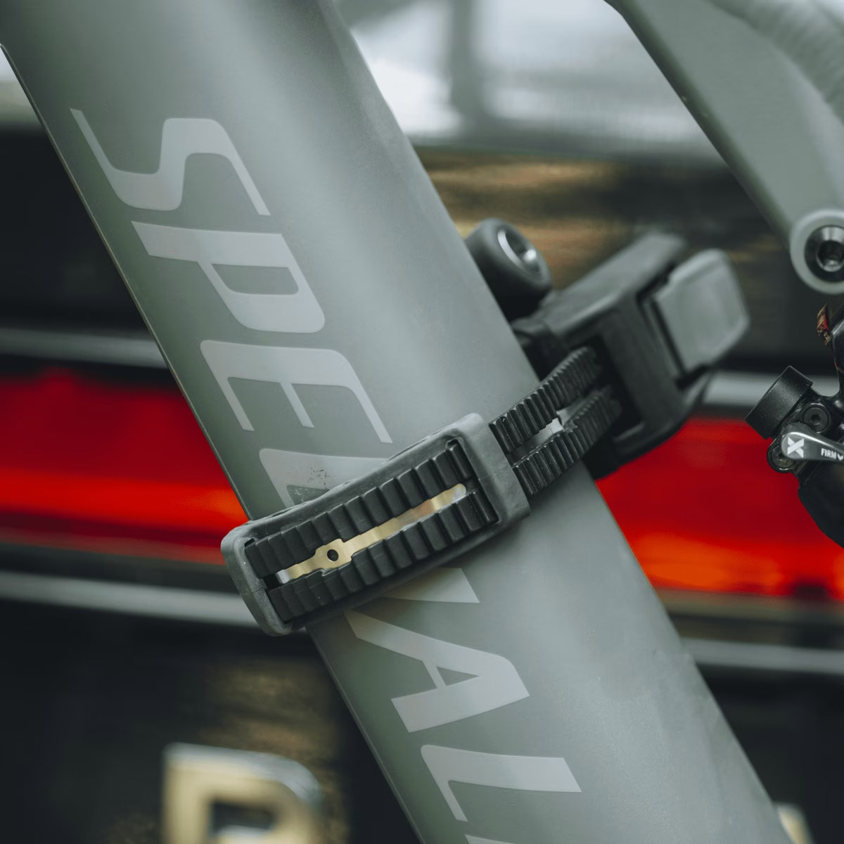 Thule-EPOS-3-Fahrräder---klappbarer-Fahrradträger-979100-7.jpg
