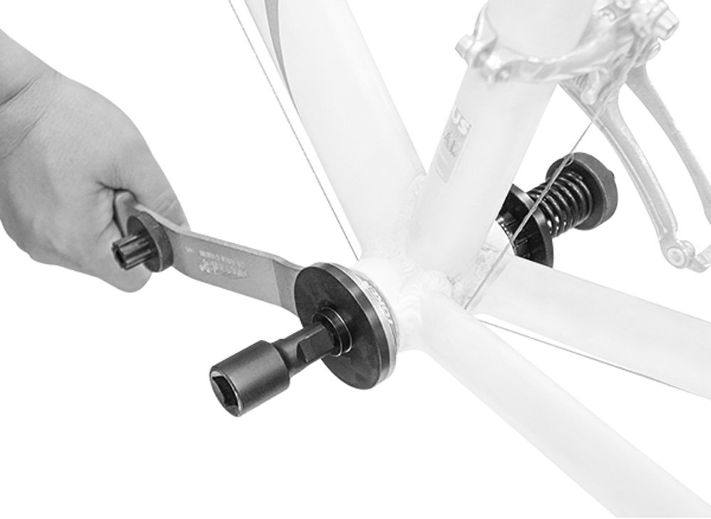 BBT-1 Système de fixation pour outils de pédalier avec dispositif de sécurité lors du montage