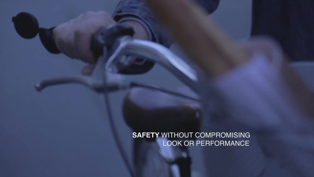 corky-urban-universal-rear-view-cycling-mirror-for-flatbars-main-video_YouTube_Moment7.jpg