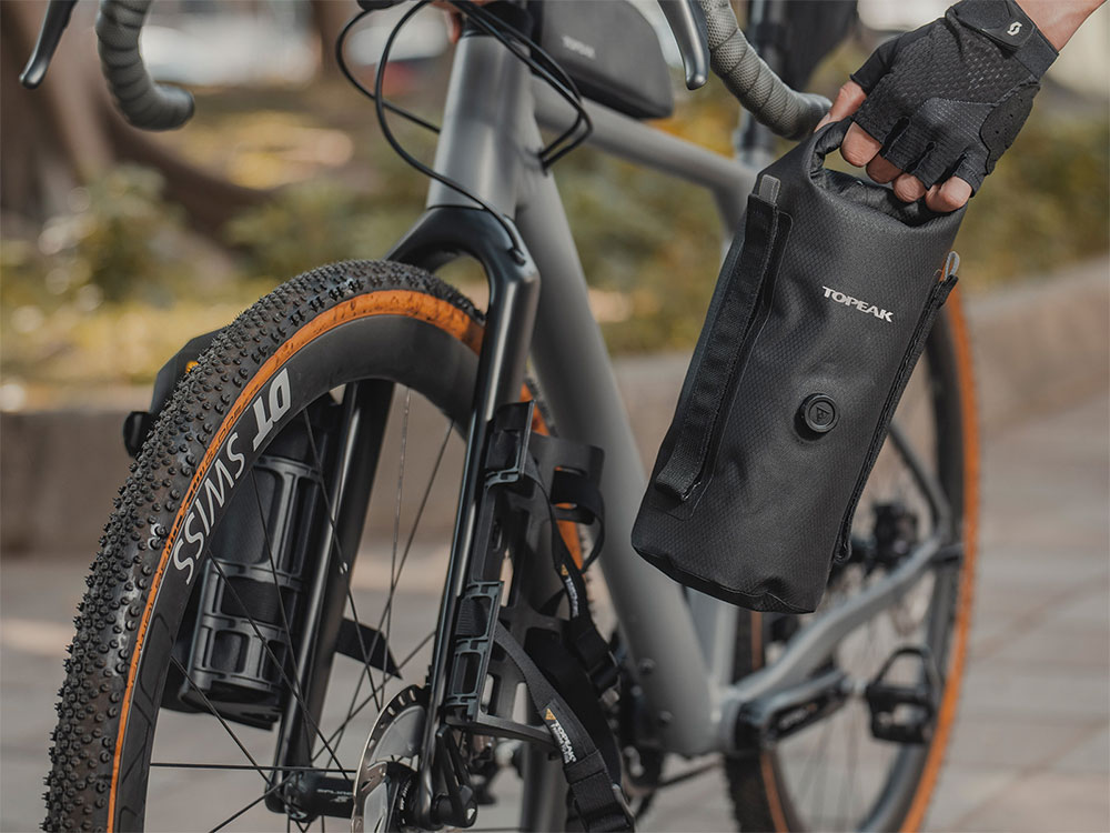 Topeak-Fork-DryBag-4L-TC3705B-(3).jpg