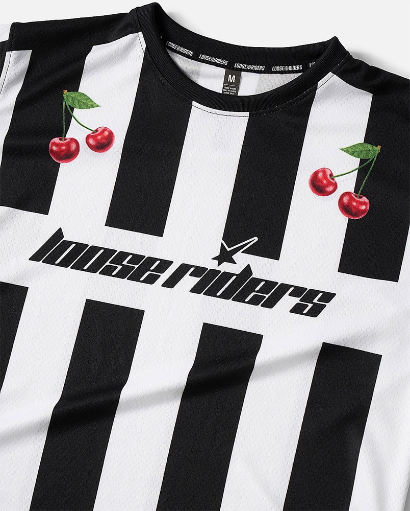 LooseRiders_LR-TWJS-2503_Derby Cherries_Damen_MTB_Trikot (5).jpg