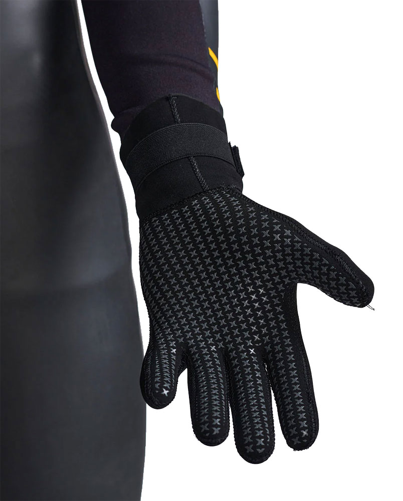 2XU_Propel-Neoprene-Handschuhe_2X-UW7022H-BLKABN_ (3).jpg