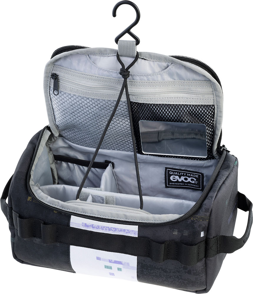 401228905-WASH-BAG-dt03.jpg