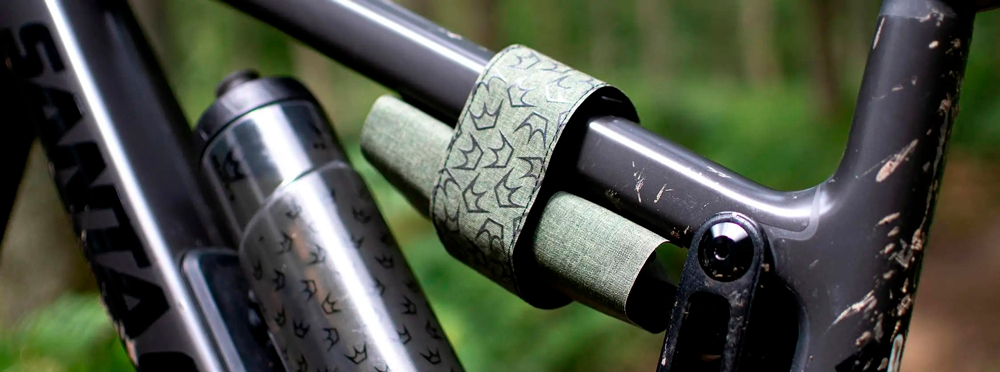 Peaty's PE-PHF-TTW-MSS 20135130 HoldFast Trail Tool Wrap - Rahmentasche  (7).jpg