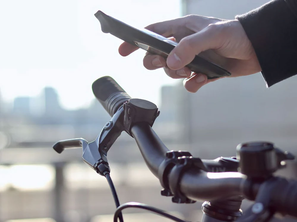 Shapeheart-Smartphone-Halterung-(6).jpg