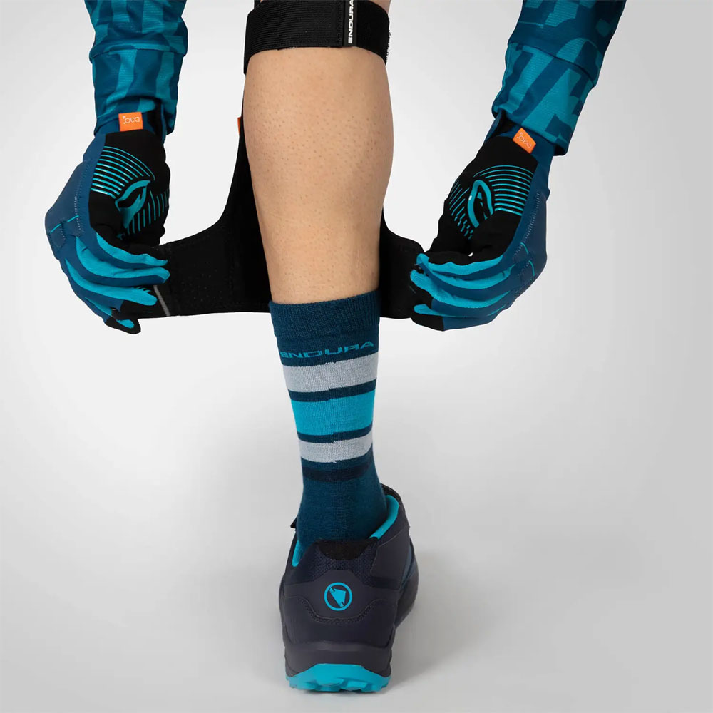 Endura_MT500-D30-Schienbeinprotektoren_E1286BK_5.jpg