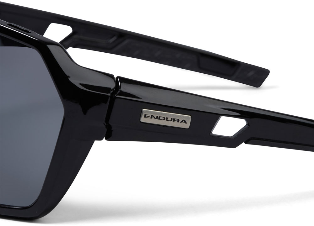 Endura_R-E1342BK_SingletrackSet (3).jpg