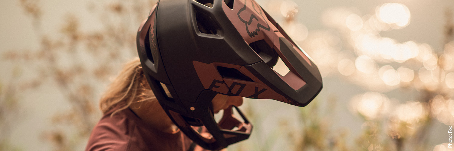 bekleidung_damen_helme_fullface.jpg