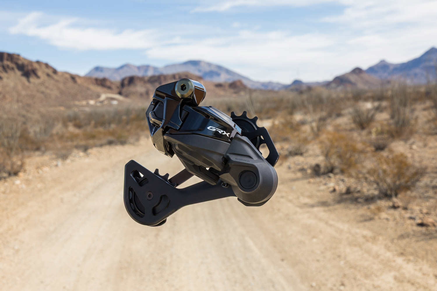 Shimano-GRX-Di2-RD-RX827_e.jpg
