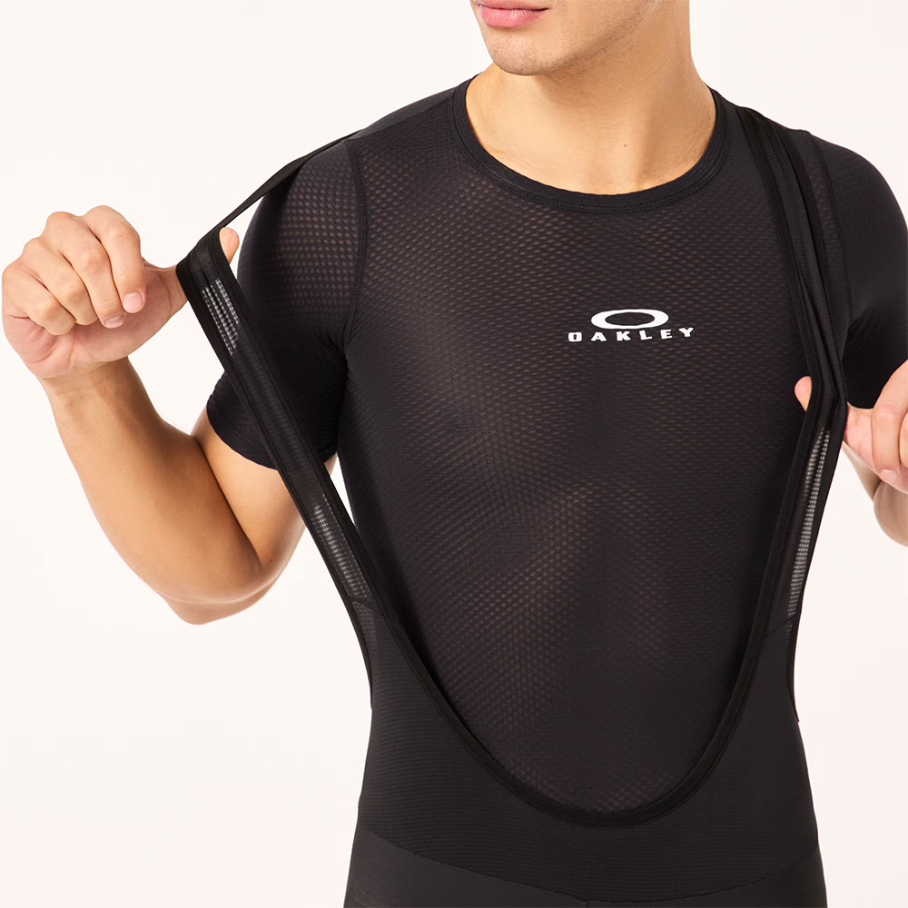 Oakley_Endurance-Base-Layer_FOA405477 02E_ (6).jpg