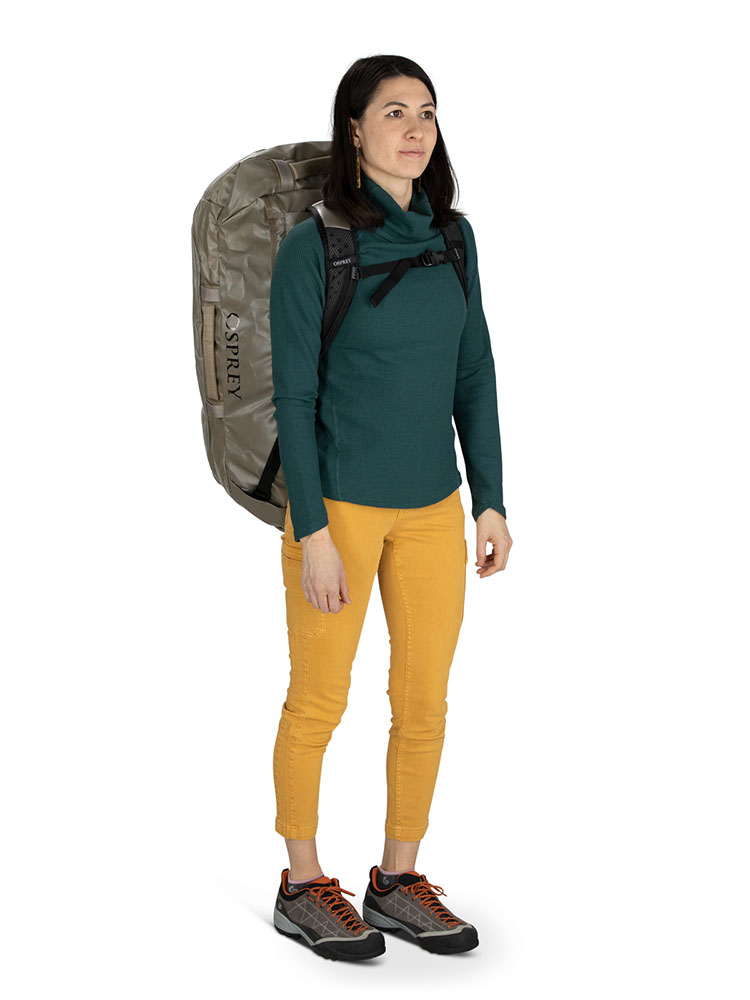TransporterDuffel_95L_FOnBody1_Detail_1.jpg