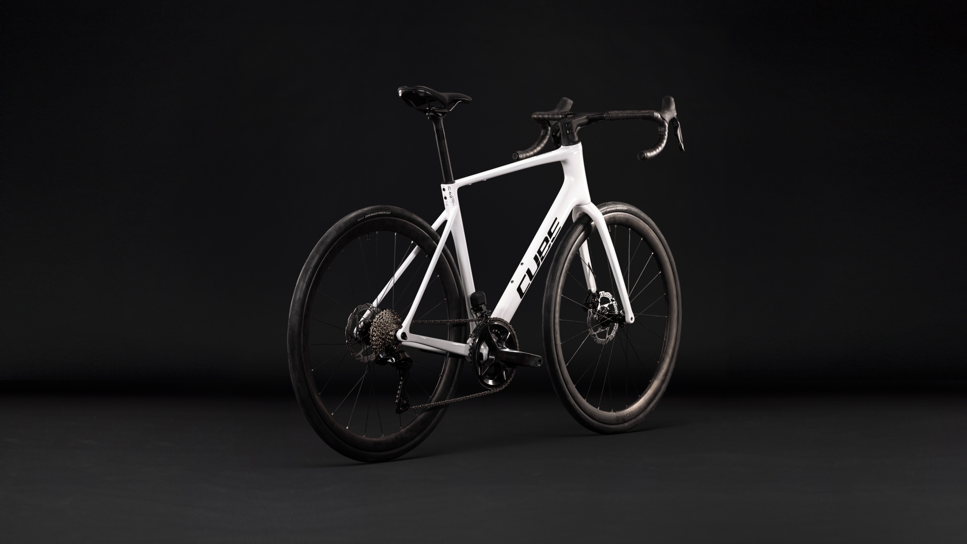 Attain C:62 SLX metallicwhite´n´black