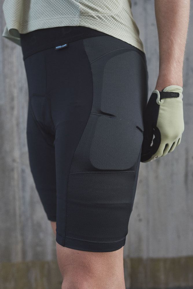 POC_Synovia-VPD-Protektorenshorts_20387-1002_ (4).jpg