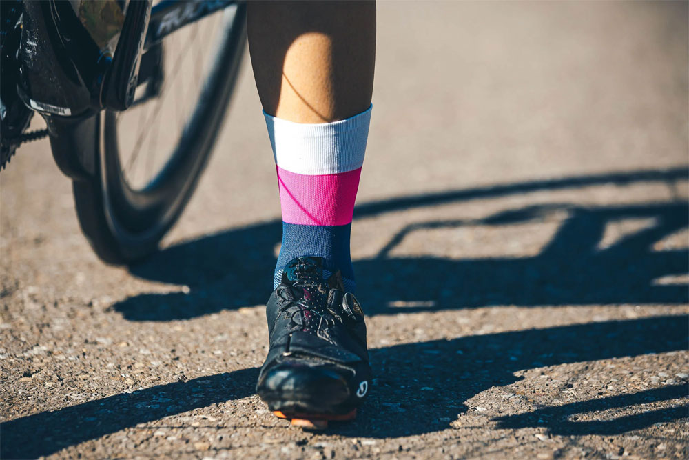 incylence_ultralight-mirrored-socken_01020221_3.jpg